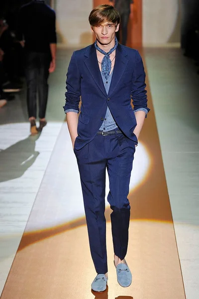 Look 5
